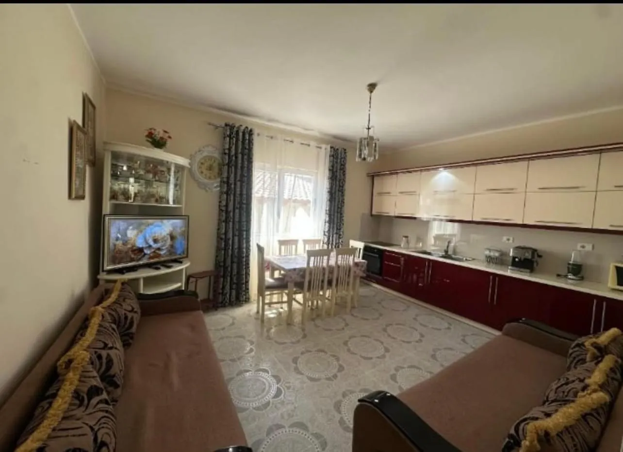 Eri Apartment Vlorë Vakantiehuis