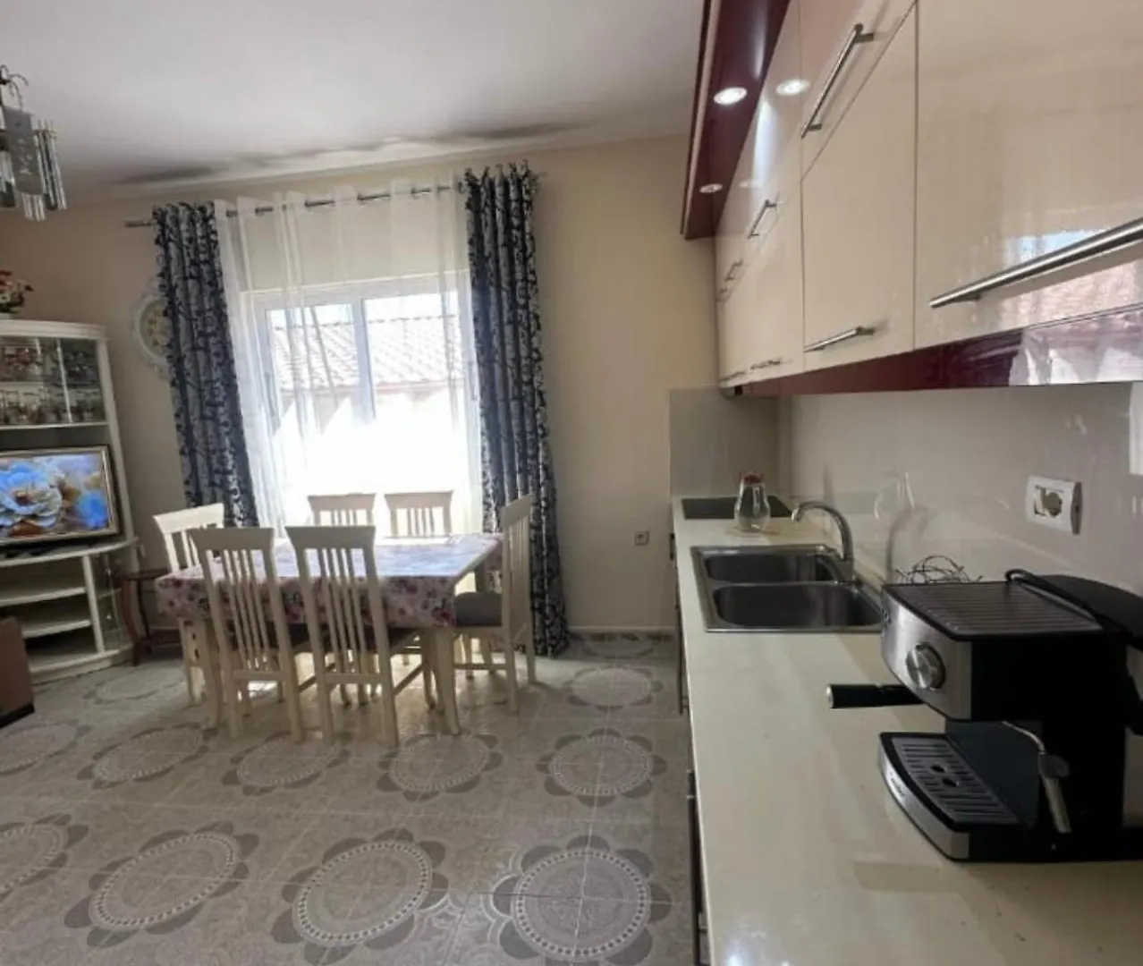 Vakantiehuis Eri Apartment Vlorë