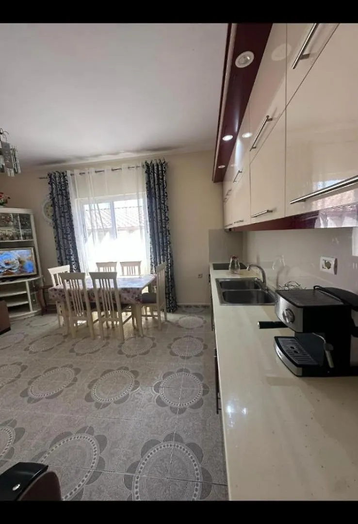 Eri Apartment Vlorë Vakantiehuis