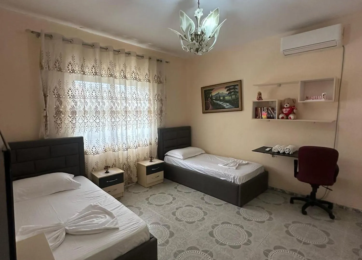 Eri Apartment Влёра 0*,  Албания